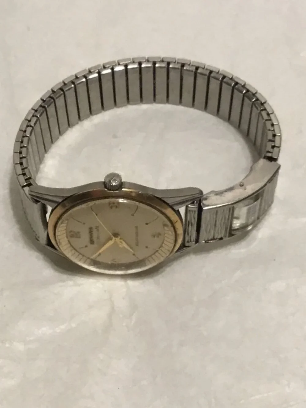 Vintage 10K gold filled Bulova self-winding wristwatch 30 jewels still works